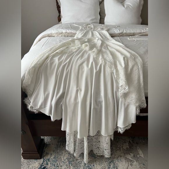 BCBGMaxAzria Bridal Clarissa Dress - Picture 8 of 14